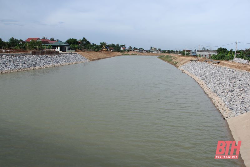 Flood drainage in Region III, Nong Cong district, Thanh Hoa province